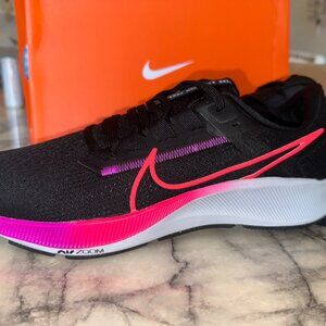 NEW Women's Size 12.5/Men Size 11 Nike Air Zoom Pegasus 38 Black/Flash Crimson